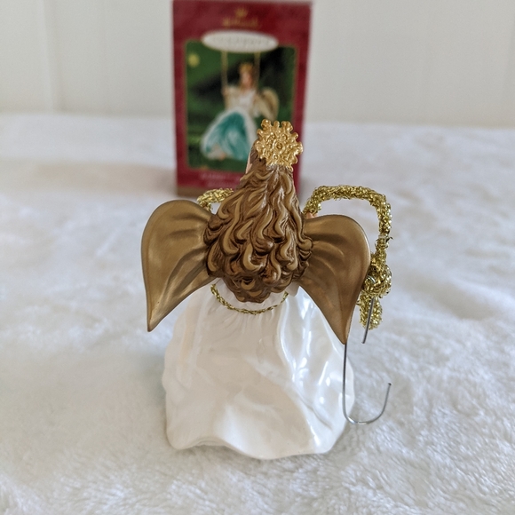 Barbie "Angel of Joy" Hallmark Keepsake Ornament - Picture 5 of 5